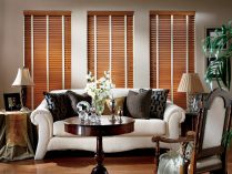 Estores de madeira para uma sala clássica